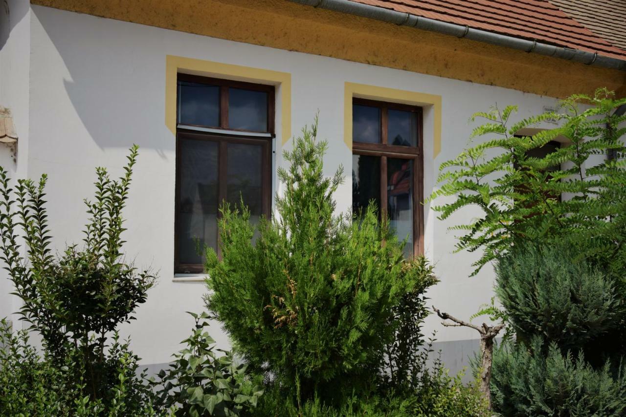 L&R Apartment Gyor Exterior photo